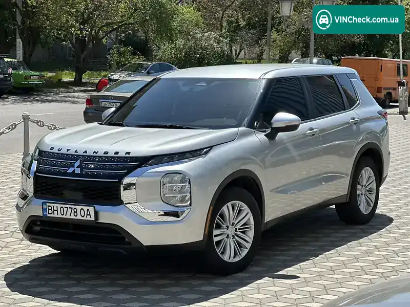 Mitsubishi Outlander 2021, фото з оголошення 1 з 18, VIN JA4J3TA83NZ014862