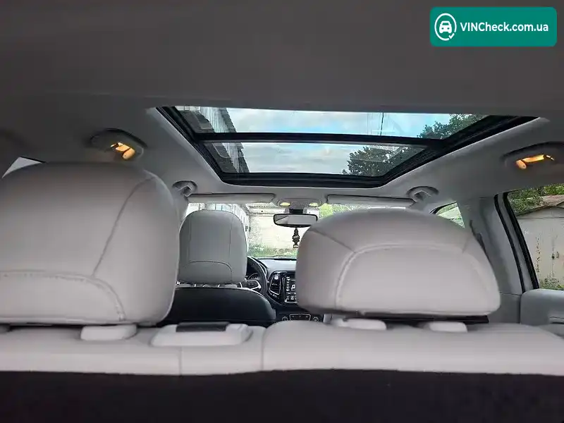 Jeep Compass 2018, фото з оголошення 2 з 16, VIN 3C4NJDCB2JT280712