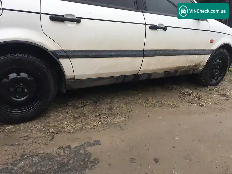 Volkswagen Passat 1995, фото з оголошення 1 з 4, VIN WVWZZZ3AZSE246051