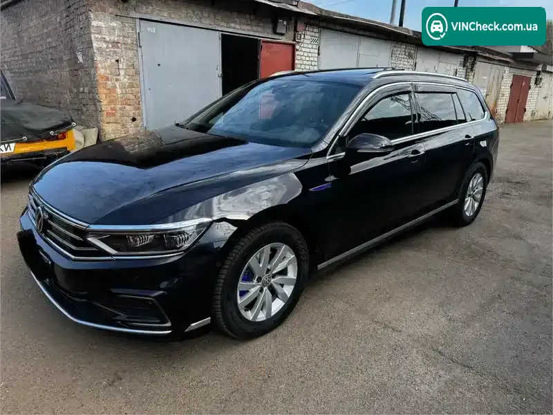 Volkswagen Passat 2021, фото з оголошення 2 з 10, VIN WVWZZZ3CZME131197