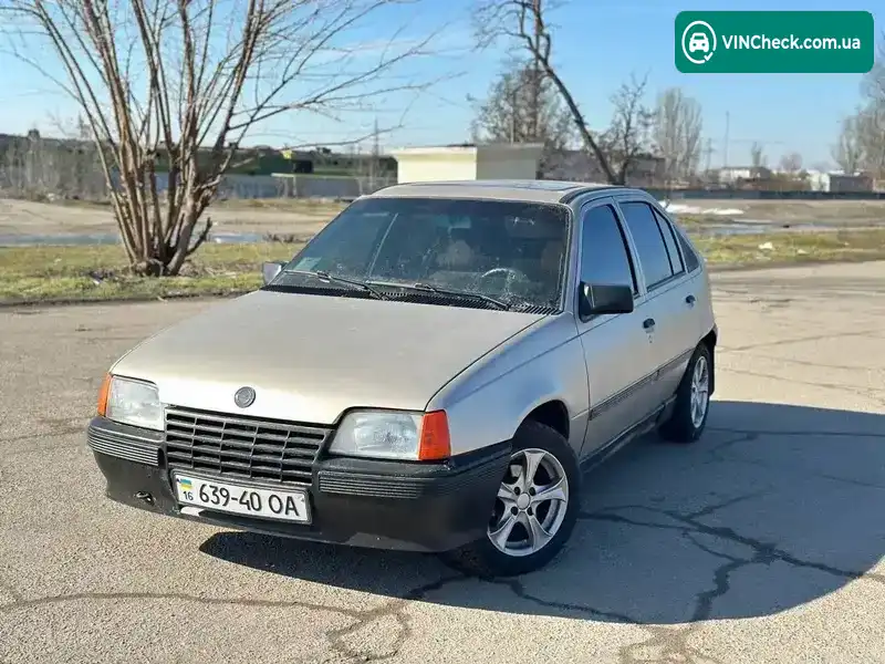 Opel Kadett 1988, фото з оголошення 1 з 10, VIN W0L000044J5273732