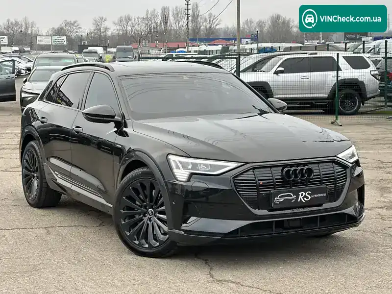 Audi e-tron 2019, фото з оголошення 2 з 21, VIN WAUZZZGE9KB003938