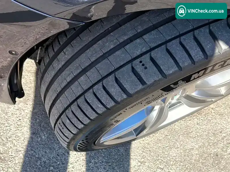 BMW 5 Series 2010, фото з оголошення 2 з 21, VIN WBAFR71030C262436