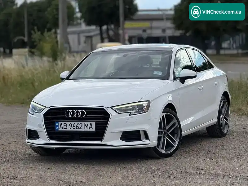 Audi A3 2018, фото з оголошення 1 з 13, VIN WAUAUGFF5J1070292
