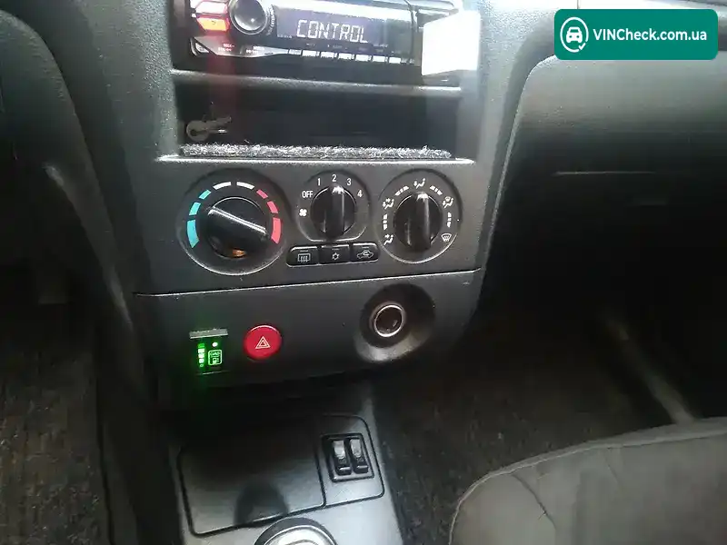 Mitsubishi Outlander 2007, фото з оголошення 2 з 14, VIN JMBXNCU2W7U001477