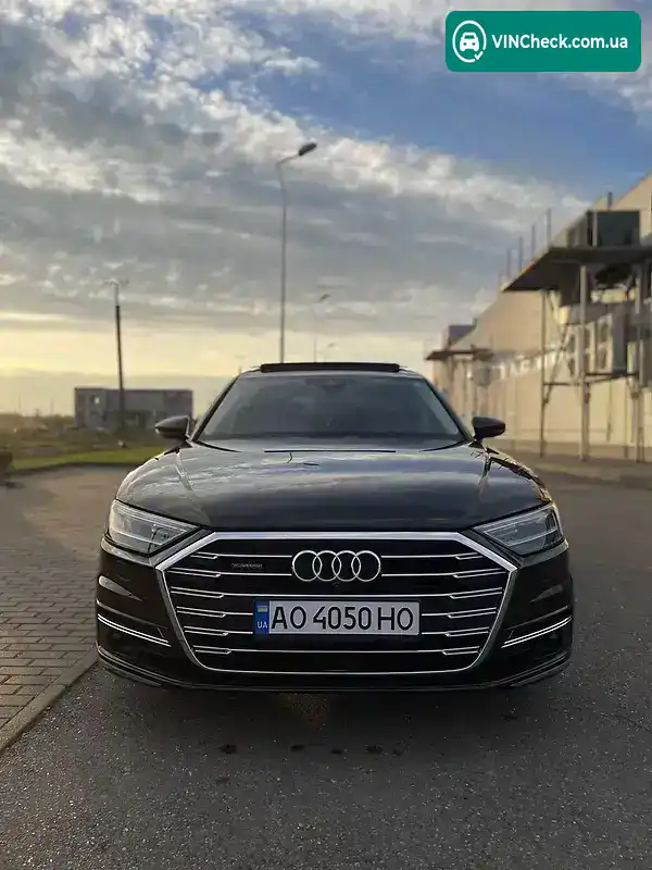 Audi A8 2018, фото з оголошення 2 з 20, VIN WAU8DAF80KN007978