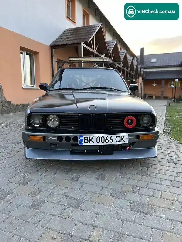 BMW 3 Series 1983, фото з оголошення 1 з 14, VIN WBAAA310209527368