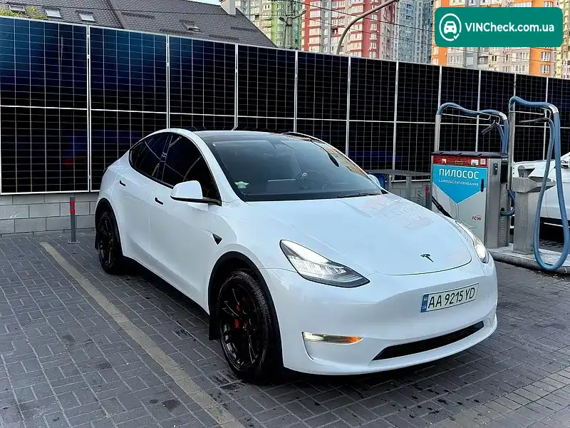 Tesla Model Y 2023, фото з оголошення 2 з 20, VIN 7SAYGDEE0PA109094