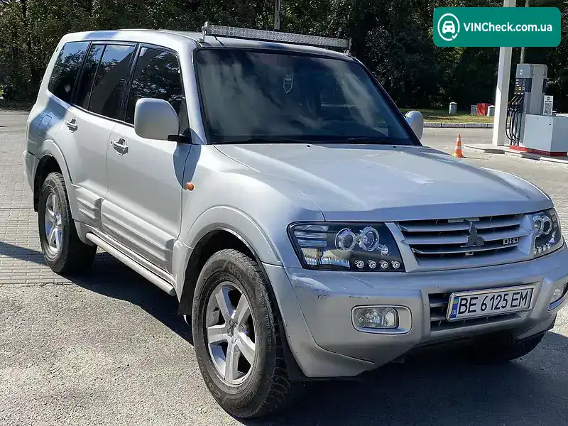 Mitsubishi Pajero 2000, фото з оголошення 2 з 15, VIN JMBLNV78W1J005287