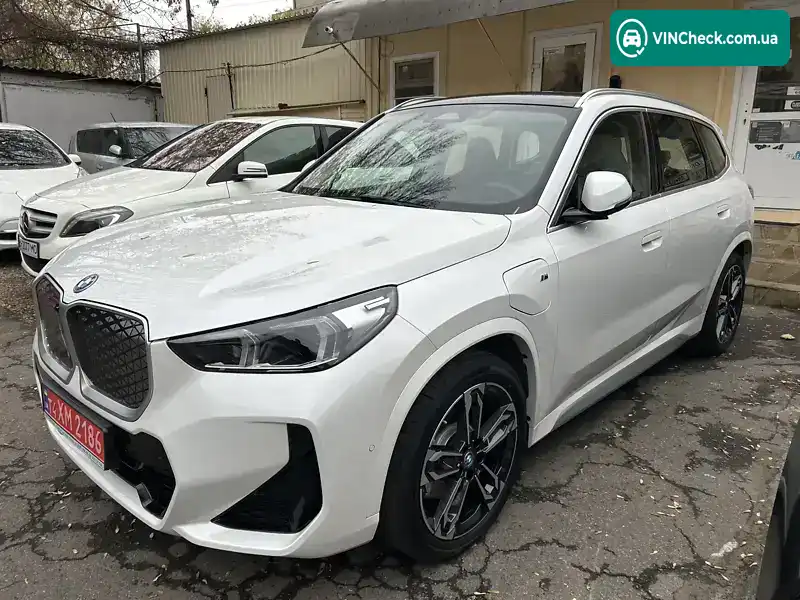 BMW iX1 2024, фото з оголошення 2 з 21, VIN LBV51FX00RM896086
