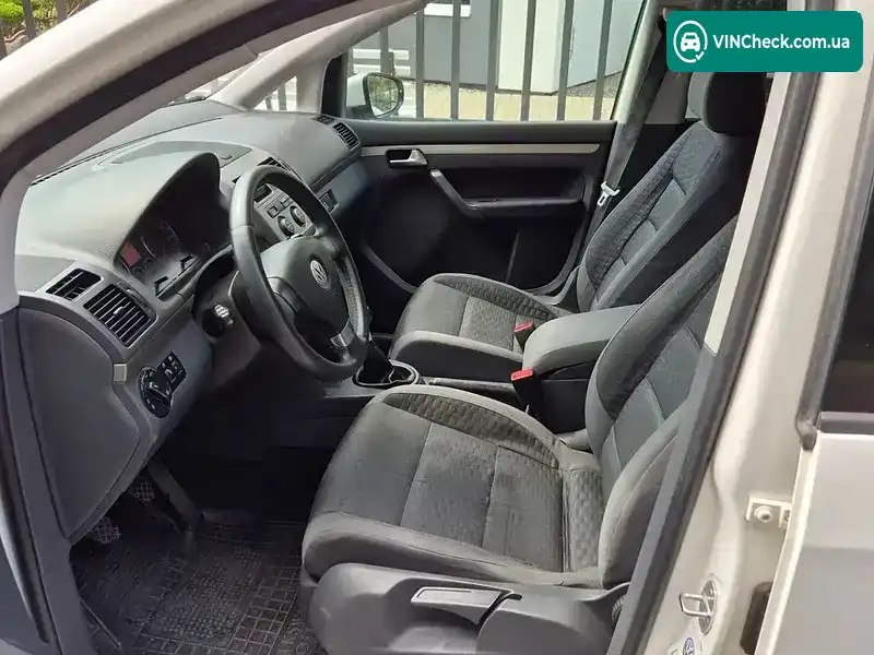 Volkswagen Touran 2010, фото з оголошення 2 з 20, VIN WVGZZZ1TZAW067111