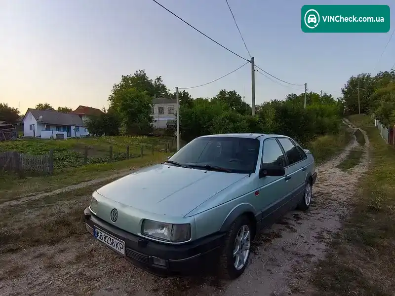 Volkswagen Passat 1990, фото з оголошення 1 з 11, VIN WVWZZZ31ZLE152963