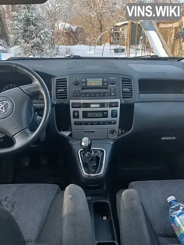 Toyota Corolla Verso 2003, фото з оголошення 1 з 7, VIN JTDER28E103051397