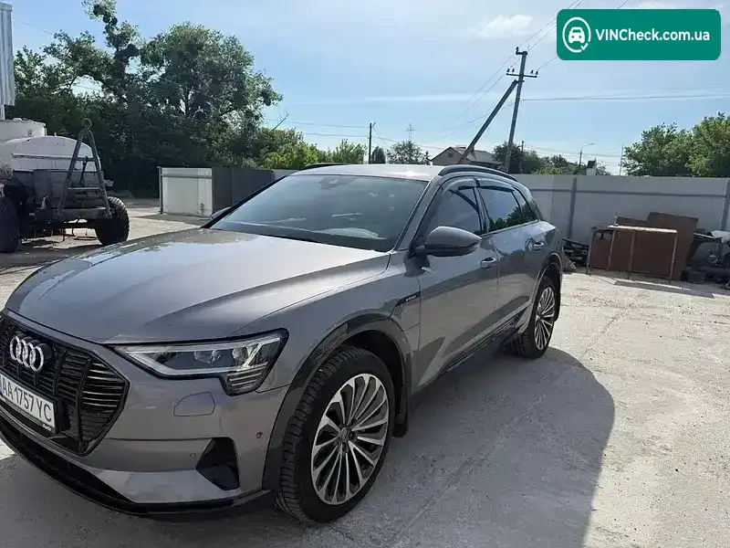 Audi e-tron 2019, фото з оголошення 1 з 21, VIN WAUZZZGE4KB015737