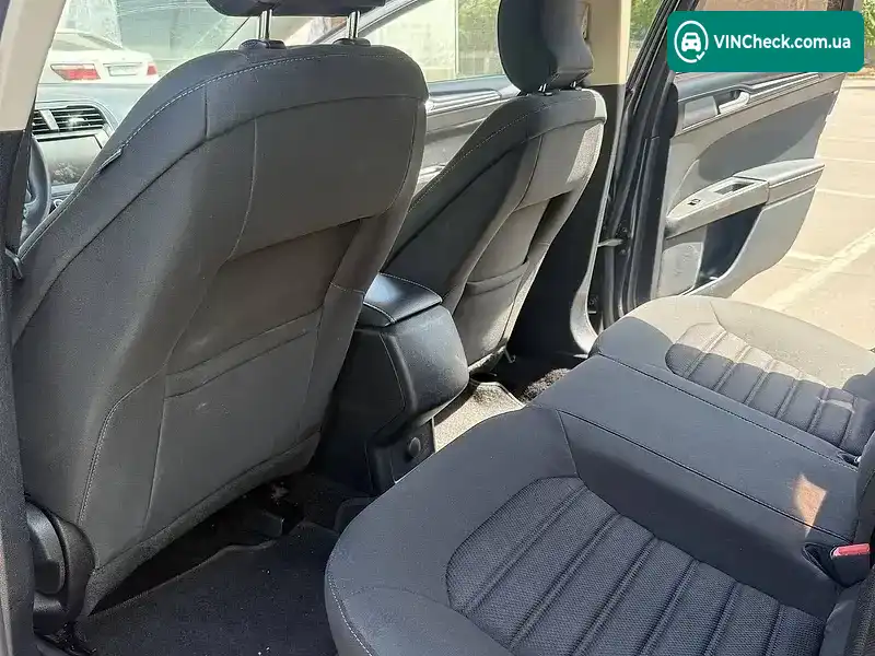 Ford Fusion 2018, фото з оголошення 2 з 8, VIN 3FA6P0G74JR256870