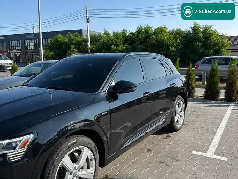 Audi e-tron 2019, фото з оголошення 2 з 20, VIN WA1LAAGE0KB023586