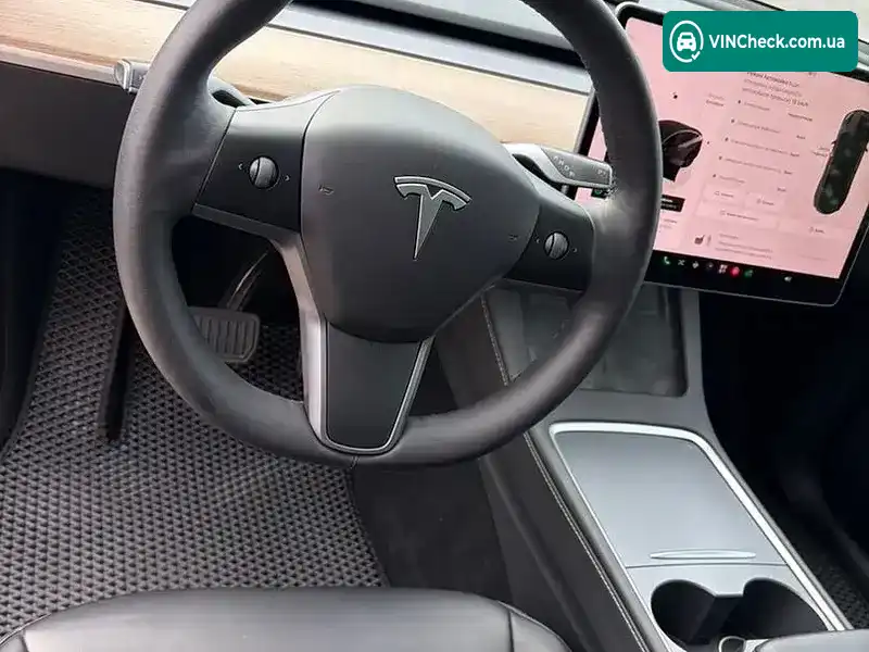 Tesla Model Y 2023, фото з оголошення 1 з 12, VIN 7SAYGDEE0PF696688