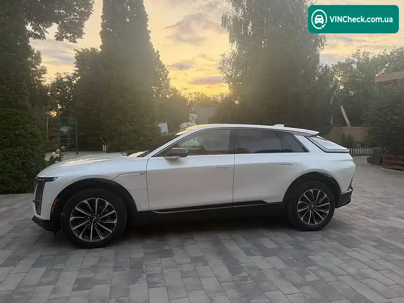 Cadillac Lyriq 2023, фото з оголошення 1 з 20, VIN 1GYKPTRL2RZ103376