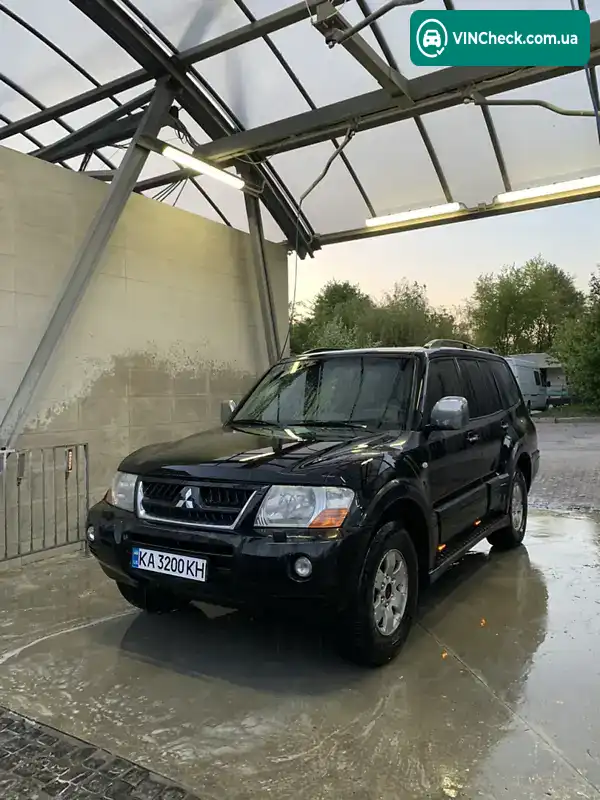 Mitsubishi Pajero 2004, фото з оголошення 1 з 15, VIN JMBLYV75W4J001061