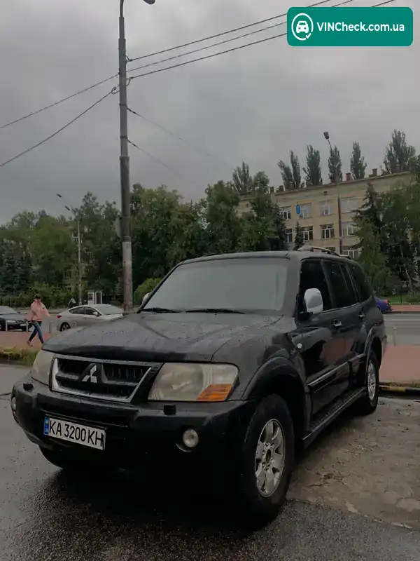 Mitsubishi Pajero 2004, фото з оголошення 2 з 15, VIN JMBLYV75W4J001061