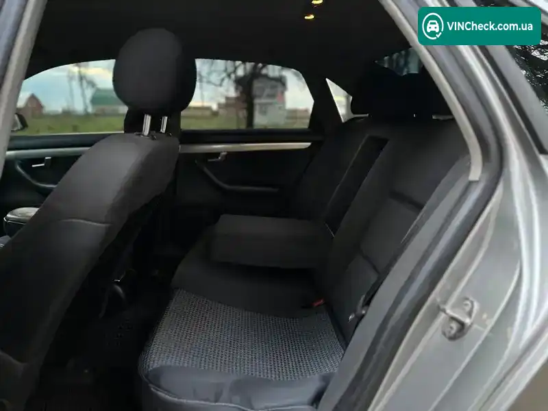 Audi A4 2004, фото з оголошення 2 з 15, VIN WAUZZZ8E75A097410