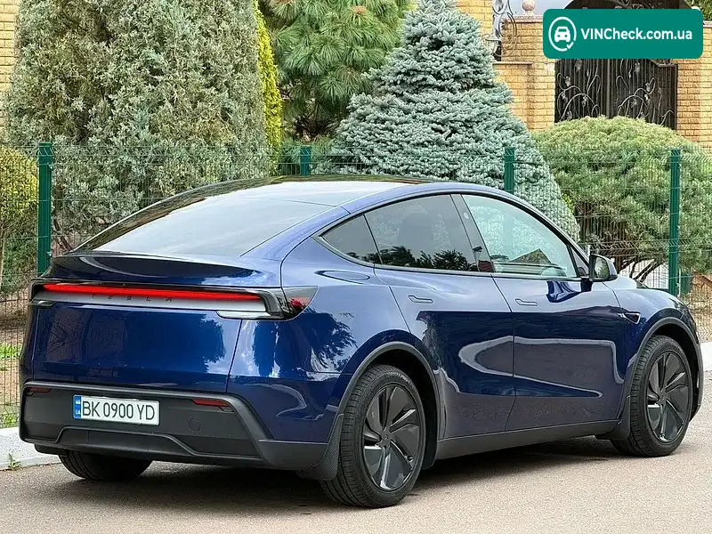 Tesla Model Y 2025, фото з оголошення 2 з 20, VIN 7SAYGDED2TA443077