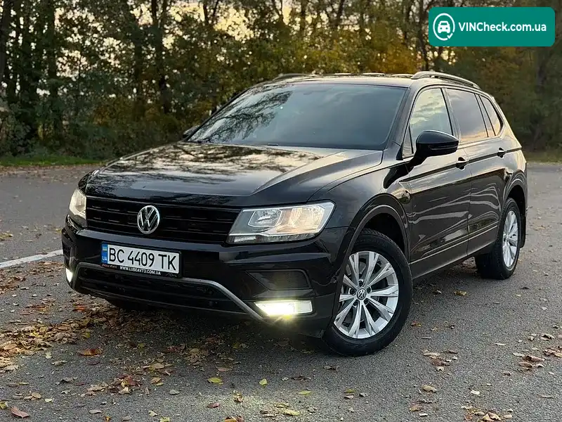 Volkswagen Tiguan 2018, фото з оголошення 1 з 20, VIN 3VV0B7AX5JM123971