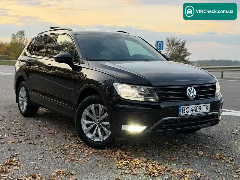 Volkswagen Tiguan 2018, фото з оголошення 2 з 20, VIN 3VV0B7AX5JM123971