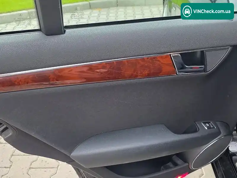 Mercedes-Benz C-Class 2007, фото з оголошення 2 з 20, VIN WDD2042411F114193