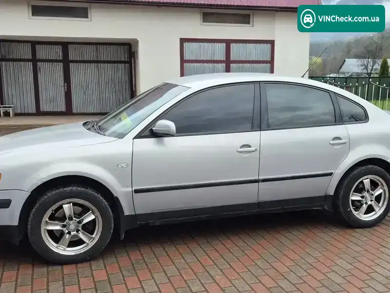Volkswagen Passat 1998, фото з оголошення 1 з 5, VIN WVWZZZ3BZXE118479