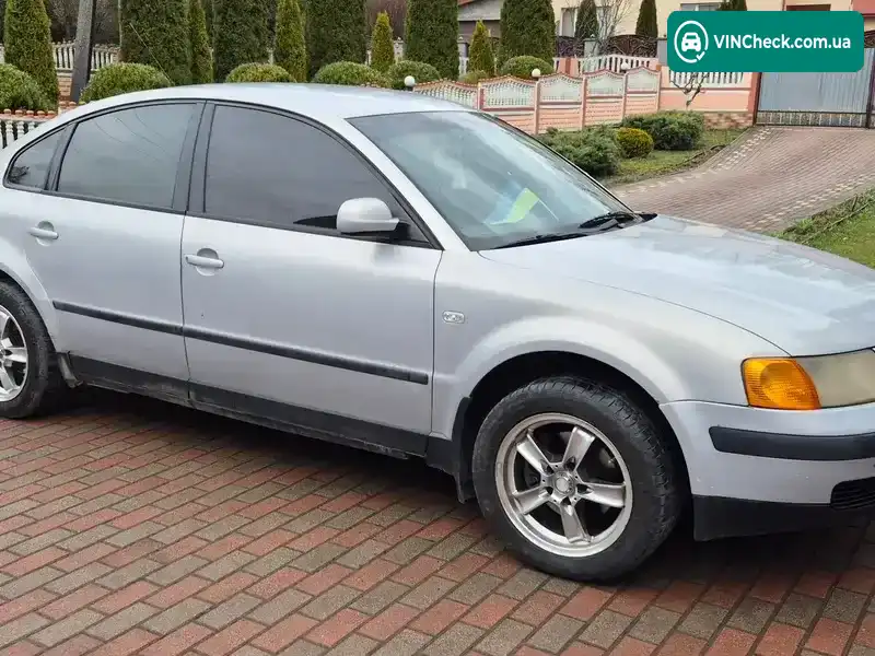 Volkswagen Passat 1998, фото з оголошення 2 з 5, VIN WVWZZZ3BZXE118479