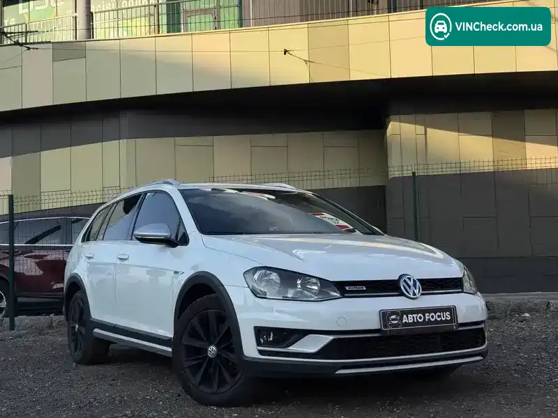 Volkswagen Golf 2017, фото з оголошення 1 з 21, VIN 3VWH17AU5HM544154