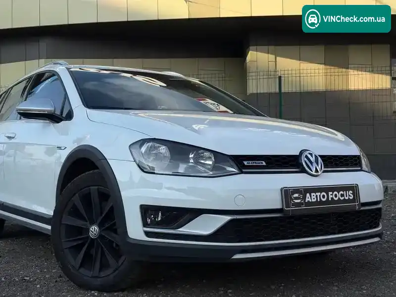 Volkswagen Golf 2017, фото з оголошення 2 з 21, VIN 3VWH17AU5HM544154
