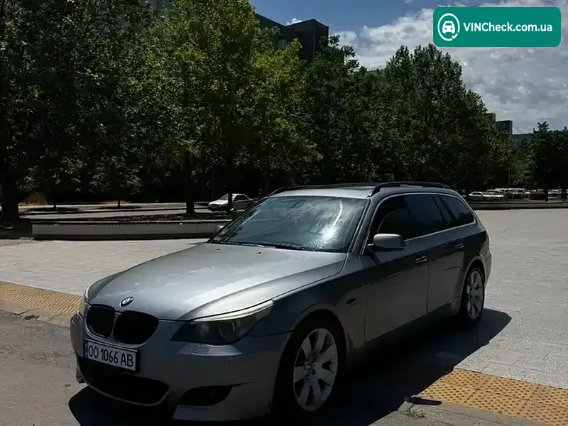 BMW 5 Series 2004, фото з оголошення 2 з 20, VIN WBANJ71020B517957