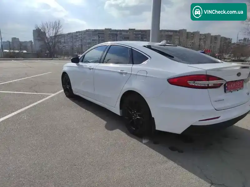 Ford Fusion 2020, фото з оголошення 2 з 18, VIN 3FA6P0RU9LR170993