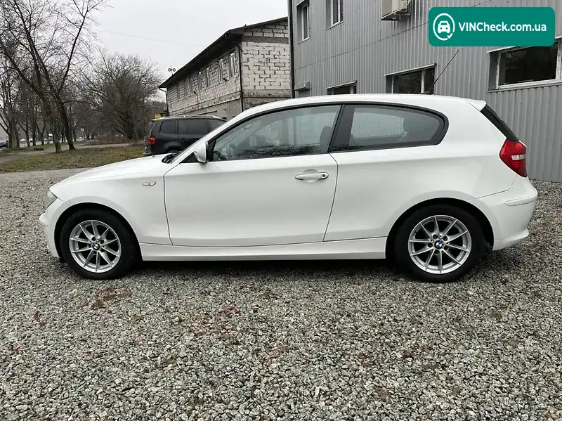 BMW 1 Series 2009, фото з оголошення 2 з 8, VIN WBAUK31050VM49413