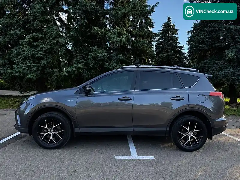 Toyota RAV4 2017, фото з оголошення 1 з 20, VIN JTMRJREV10D134196