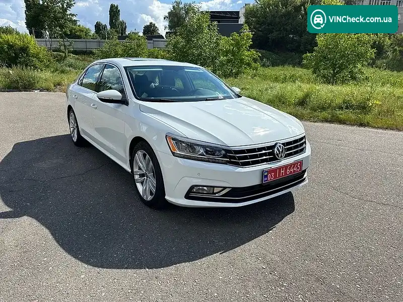 Volkswagen Passat 2018, фото з оголошення 1 з 20, VIN 1VWBA7A30JC048666
