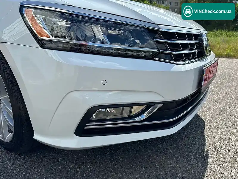 Volkswagen Passat 2018, фото з оголошення 2 з 20, VIN 1VWBA7A30JC048666