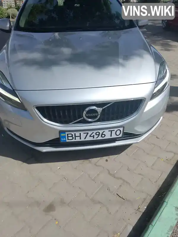 Volvo V40 2019, фото з оголошення 1 з 8, VIN YV1MV70V1K2579758