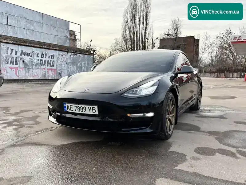 Tesla Model 3 2018, фото з оголошення 2 з 14, VIN 5YJ3E1EB8JF118685