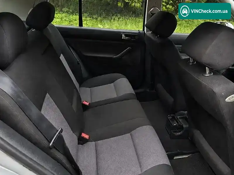 Volkswagen Golf 2001, фото з оголошення 2 з 20, VIN WVWZZZ1JZ2W451907