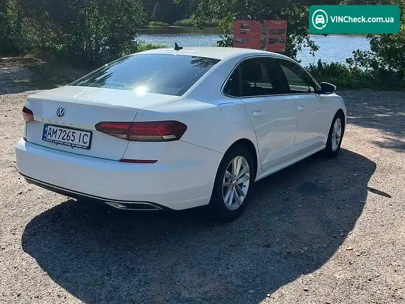 Volkswagen Passat 2019, фото з оголошення 2 з 14, VIN 1VWSA7A3XLC006380