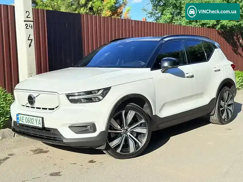 Volvo XC40 2021, фото з оголошення 1 з 20, VIN YV1XZEDVEN2685803
