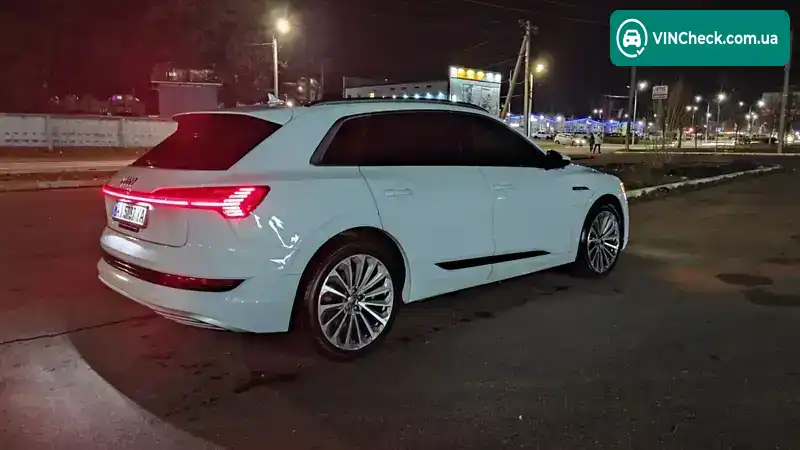 Audi e-tron 2019, фото з оголошення 1 з 20, VIN WA1VABGE1KB020842