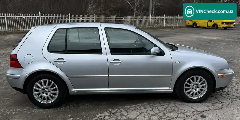 Volkswagen Golf 2003, фото з оголошення 2 з 10, VIN 9BWGK61JX34045856