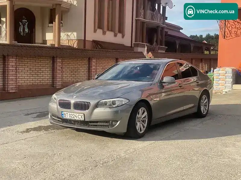 BMW 5 Series 2011, фото з оголошення 2 з 16, VIN WBAFW110X0DU17418