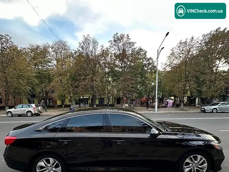 Honda Accord 2017, фото з оголошення 2 з 20, VIN 1HGCV1F18JA070394