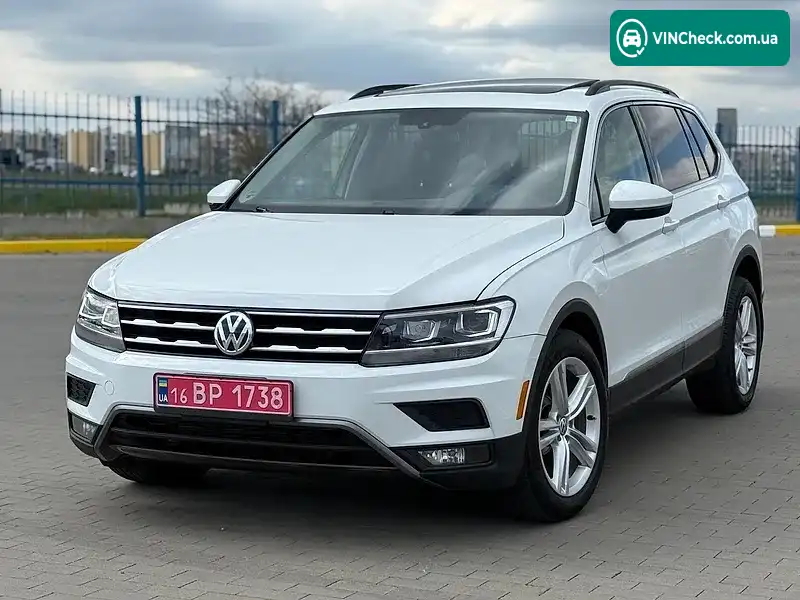 Volkswagen Tiguan 2018, фото з оголошення 2 з 20, VIN 3VV2B7AX2JM036909