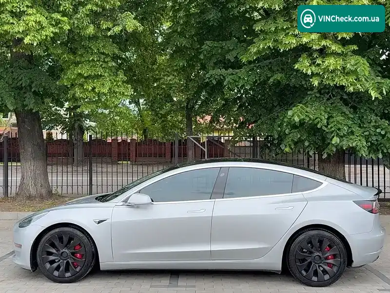 Tesla Model 3 2018, фото з оголошення 2 з 20, VIN 5YJ3E1EB6JF116899